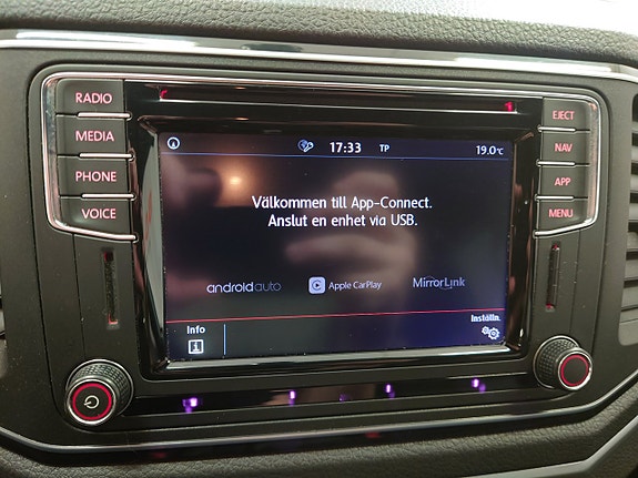 Volkswagen Amarok 15 of 17