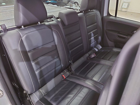 Volkswagen Amarok 13 of 17