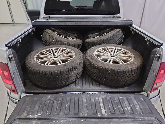 Volkswagen Amarok 14 of 17