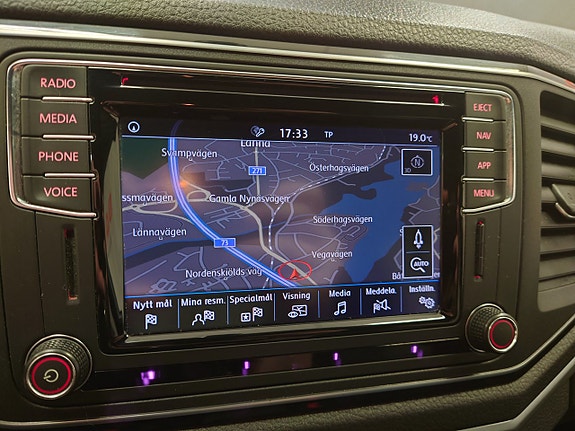 Volkswagen Amarok 9 of 17
