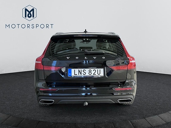 Volvo V60 Cross Country 5 of 19