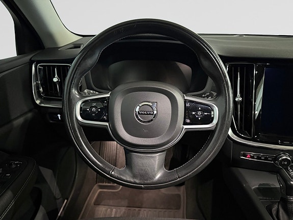 Volvo V60 Cross Country 13 of 19