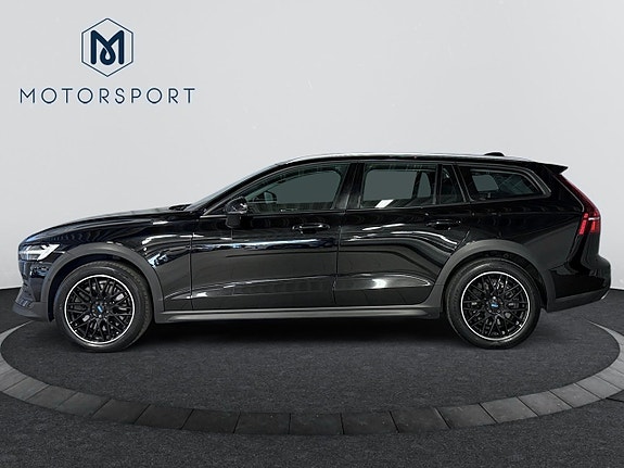 Volvo V60 Cross Country 2 of 19