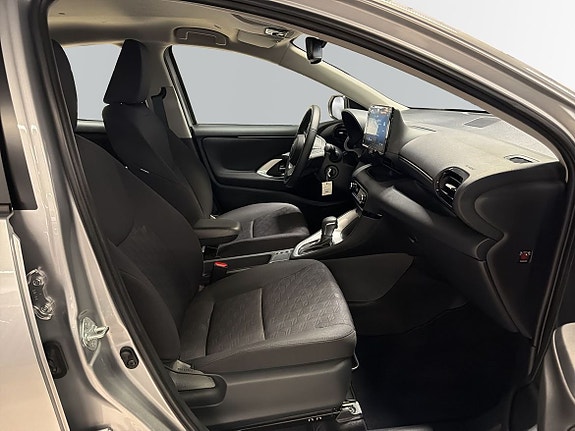 Toyota Yaris 6 of 13