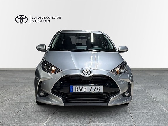 Toyota Yaris 5 of 13