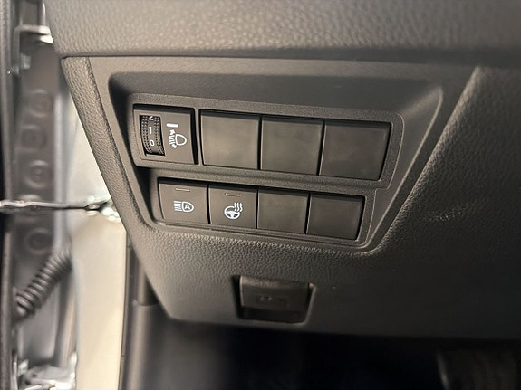 Toyota Yaris 11 of 13