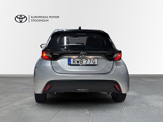 Toyota Yaris 4 of 13