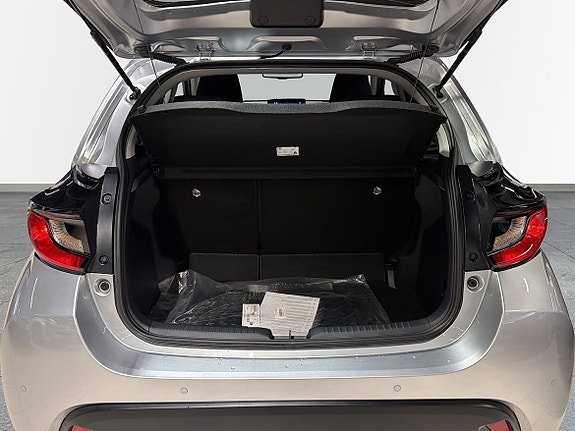 Toyota Yaris 10 of 13