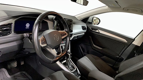 Volkswagen T-Roc 7 of 12