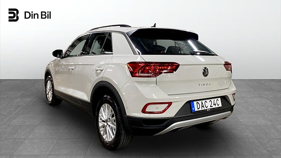 Volkswagen T-Roc 3 of 12