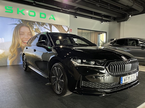 Skoda Superb 2 of 14