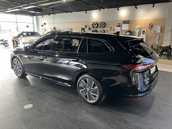 Skoda Superb 5 of 14