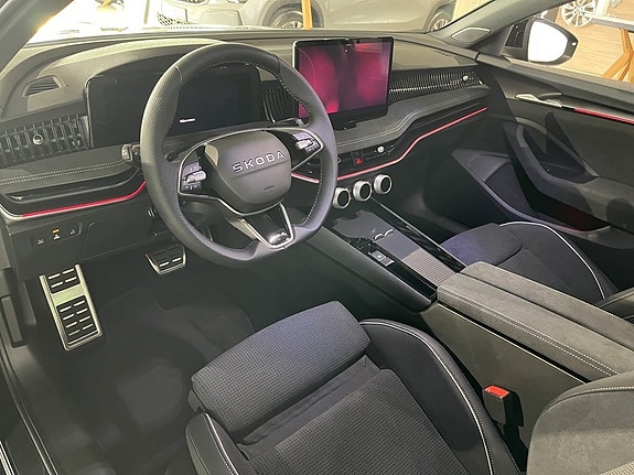 Skoda Superb 10 of 14