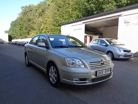 Toyota Avensis 3 of 9