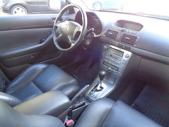 Toyota Avensis 9 of 9