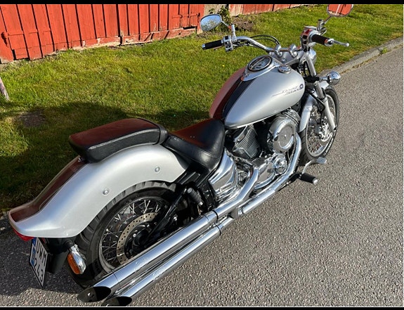 Yamaha XVS1100A 2 of 4