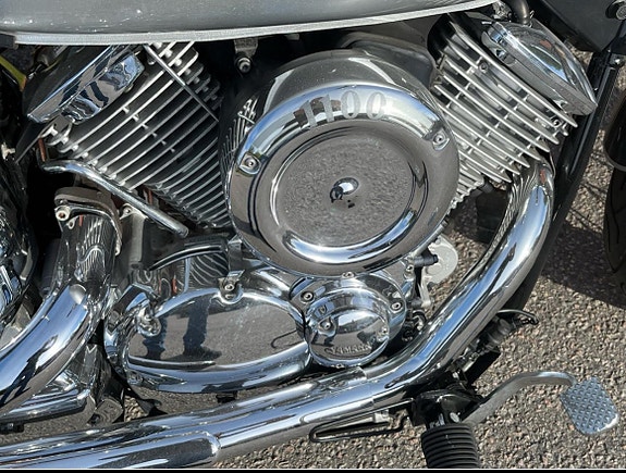 Yamaha XVS1100A 3 of 4