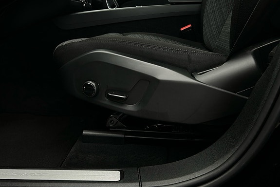 Volvo XC60 18 of 27