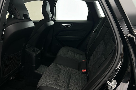 Volvo XC60 13 of 27