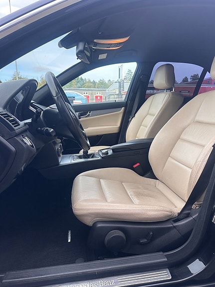 Mercedes-Benz C220 9 of 19