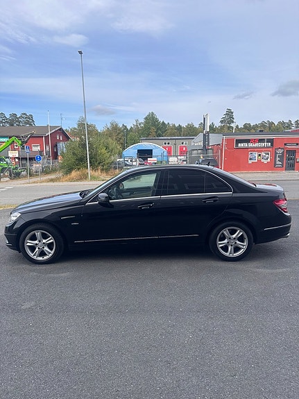 Mercedes-Benz C220 7 of 19