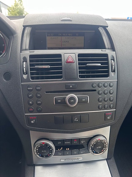 Mercedes-Benz C220 15 of 19