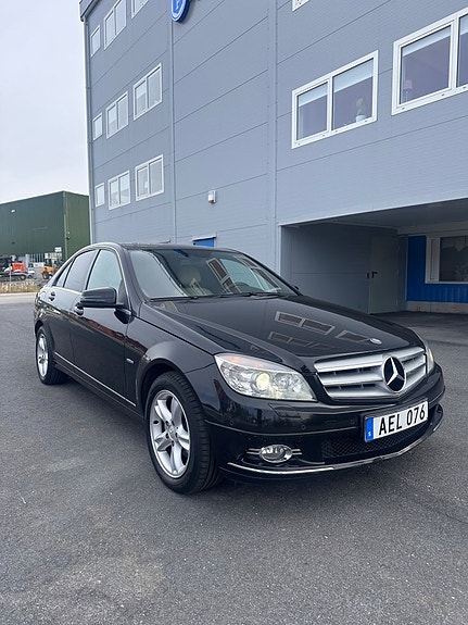 Mercedes-Benz C220 3 of 19