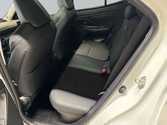 Toyota Yaris Cross 7 of 13