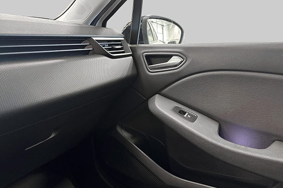 Renault Clio 21 of 21