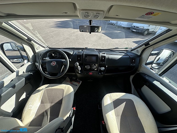 Adria Coral S 650 SF * Hydrauliska stödben * Alde * AC 8 of 21