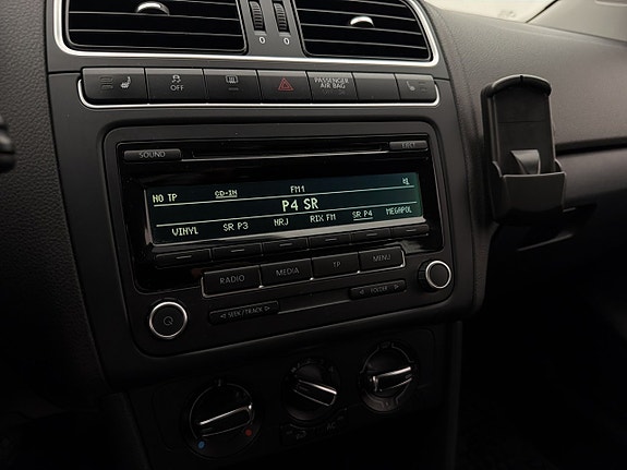 Volkswagen Polo 16 of 24