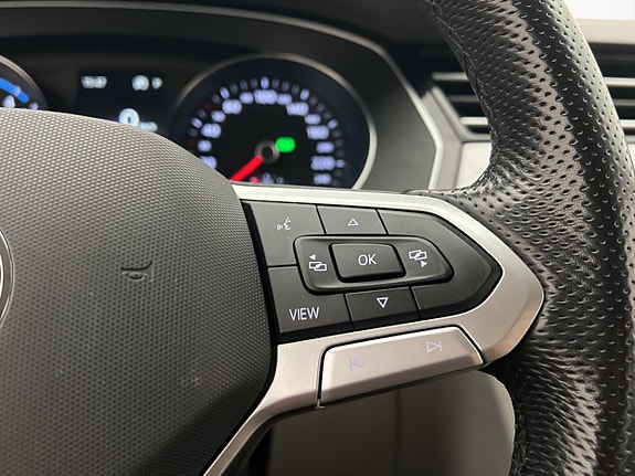 Volkswagen Passat 17 of 27