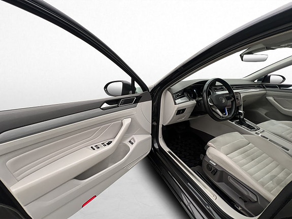 Volkswagen Passat 8 of 27