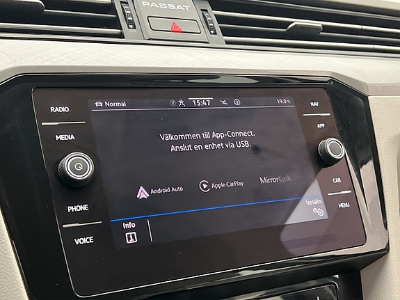 Volkswagen Passat 20 of 27