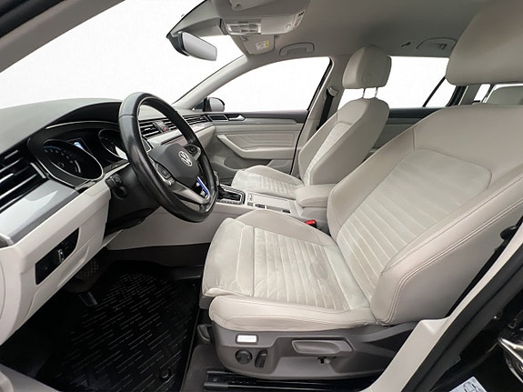 Volkswagen Passat 9 of 27
