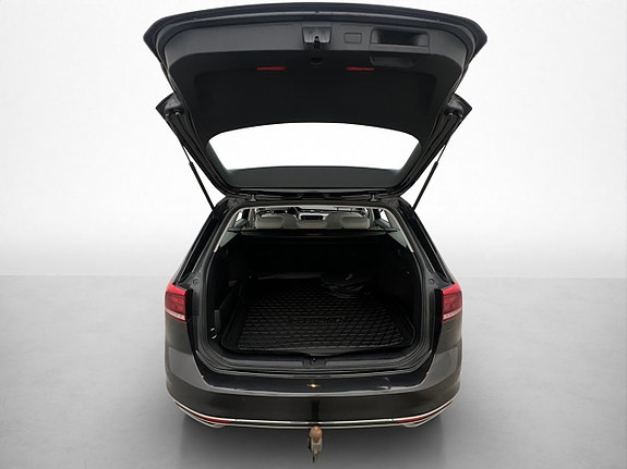 Volkswagen Passat 27 of 27