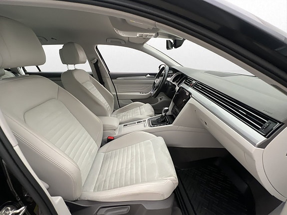 Volkswagen Passat 11 of 27