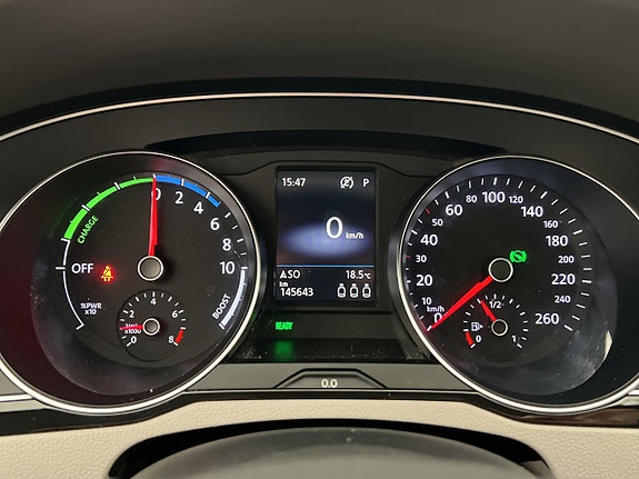 Volkswagen Passat 15 of 27
