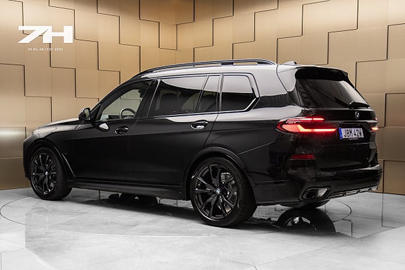BMW X7 3 of 27