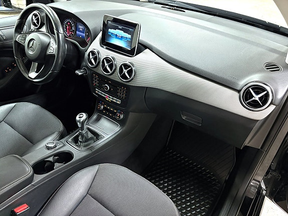 Mercedes-Benz B180 21 of 21
