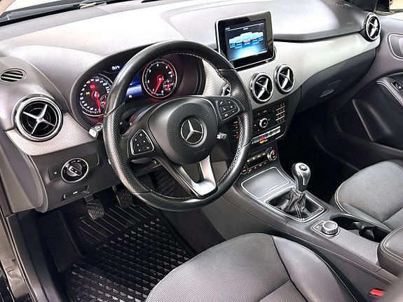 Mercedes-Benz B180 5 of 21