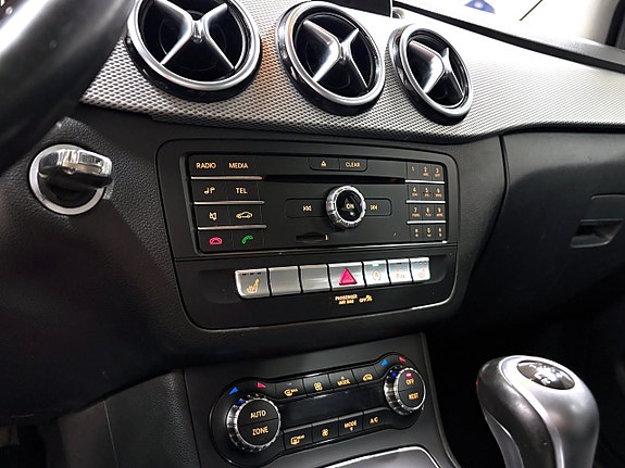 Mercedes-Benz B180 12 of 21
