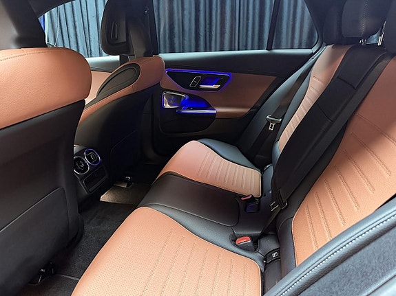 Mercedes-Benz C300 de 8 of 9