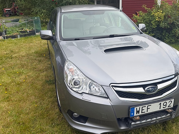 Subaru Legacy 3 of 10
