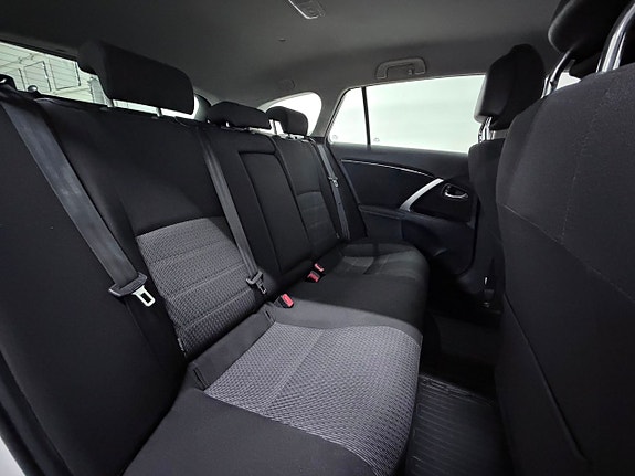 Toyota Avensis 11 of 26