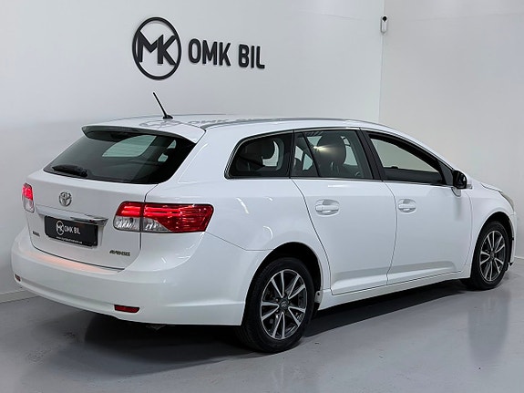 Toyota Avensis 3 of 26