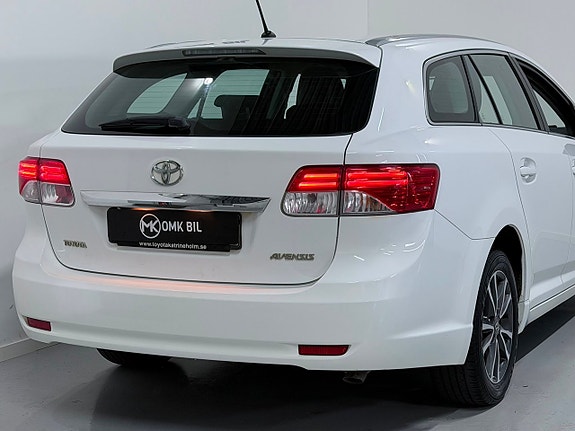Toyota Avensis 9 of 26