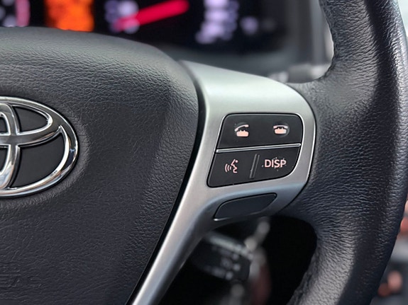 Toyota Avensis 16 of 26