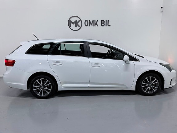 Toyota Avensis 4 of 26