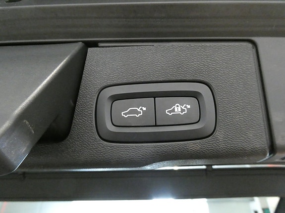 Volvo XC60 11 of 24